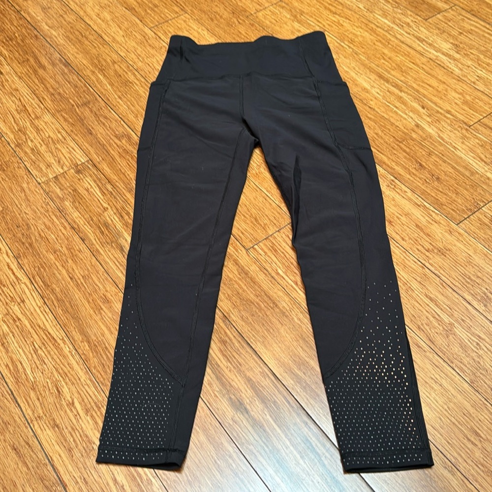 Lululemon leggings size 6